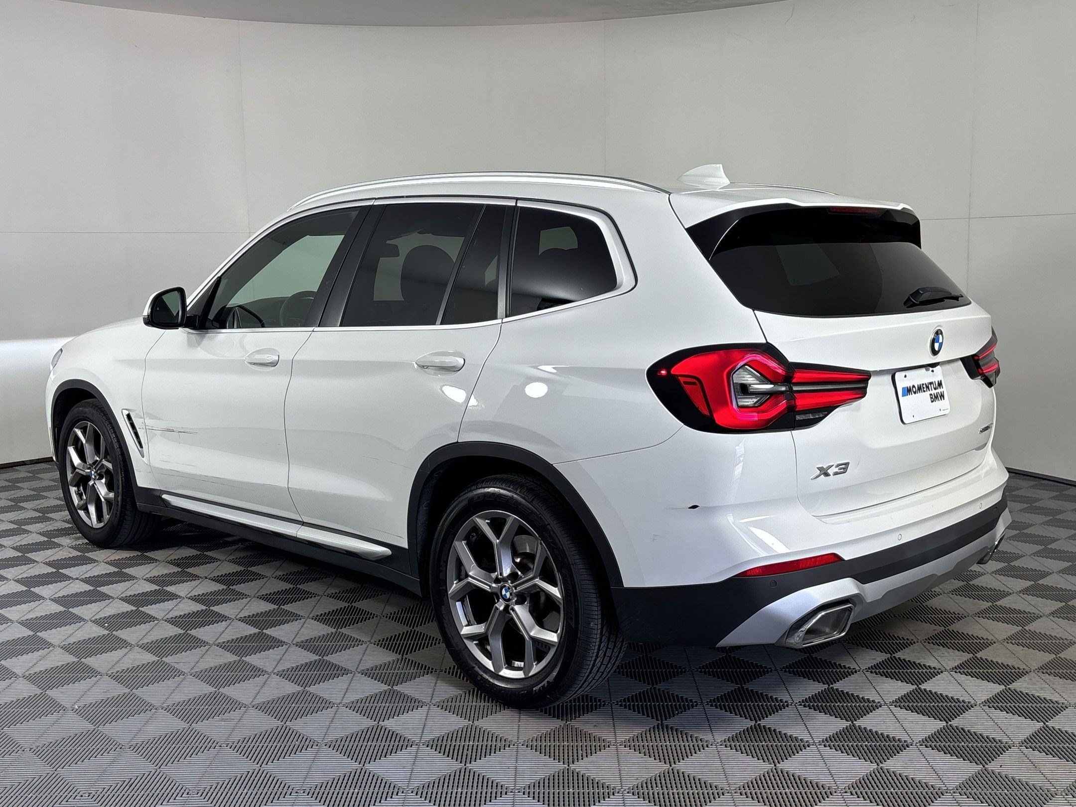 Used 2023 BMW X3 sDrive30i w/ Convenience Package RWD image 3