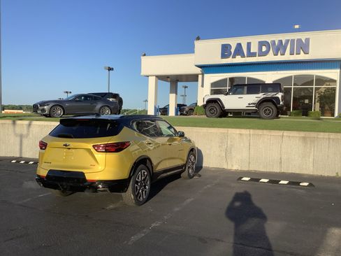 Used 2023 Chevrolet Blazer RS w/ Enhanced Convenience Package FWD image 7
