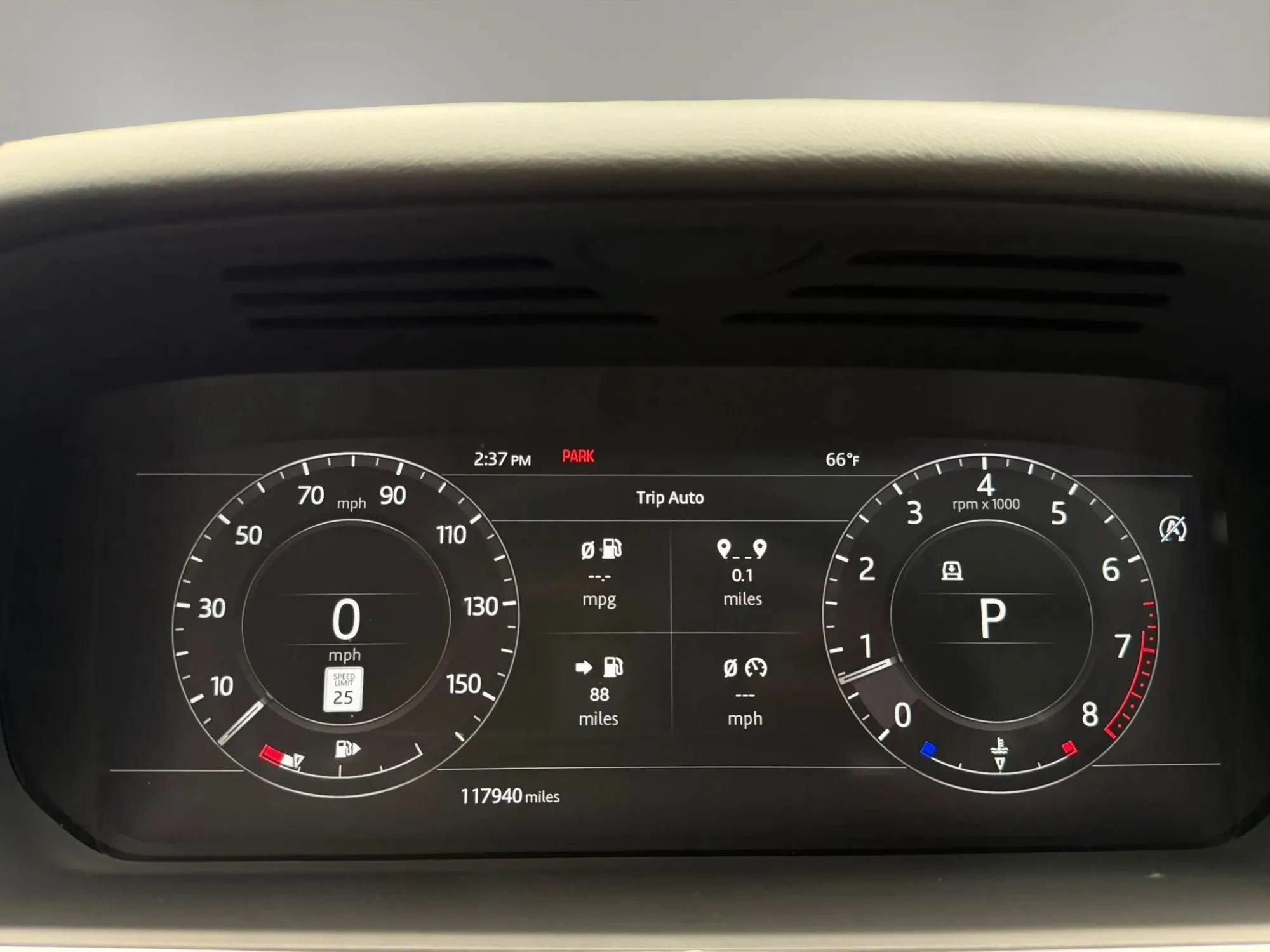 Used 2019 Land Rover Range Rover Sport HSE AWD/4WD image 16