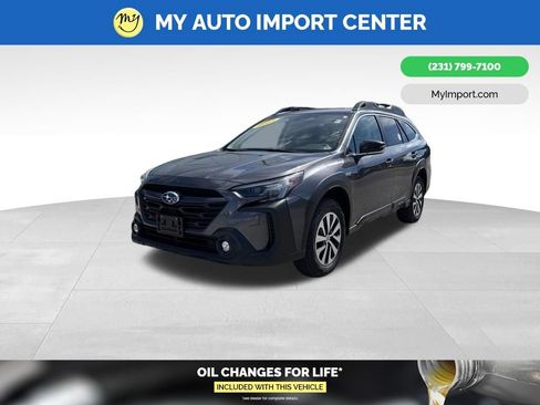 Used 2025 Subaru Outback Premium AWD/4WD image 3