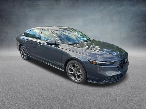 Used 2023 Honda Accord EX image 2
