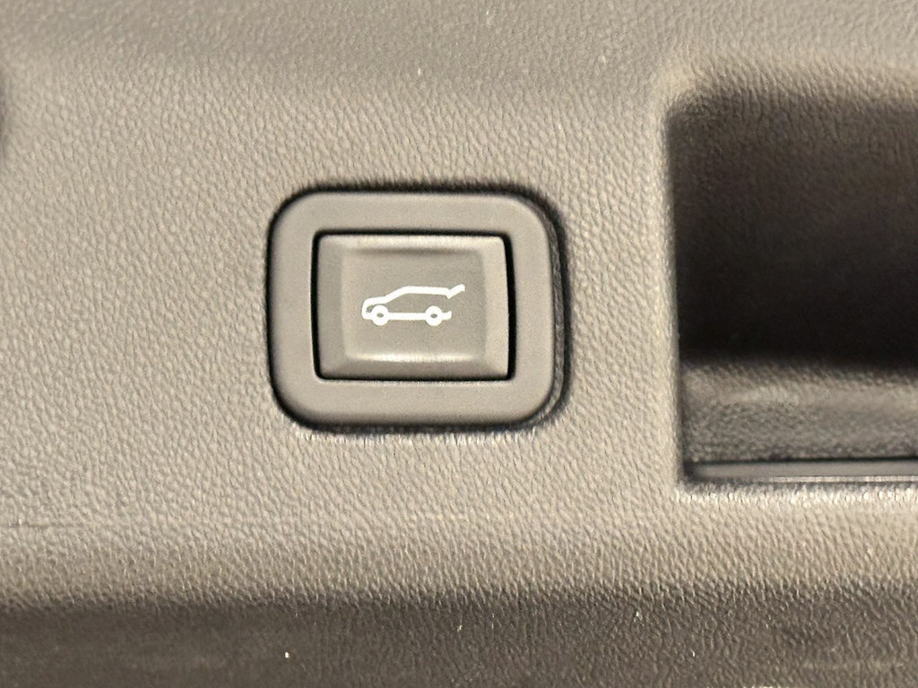Used 2024 Chevrolet Equinox LT FWD image 13