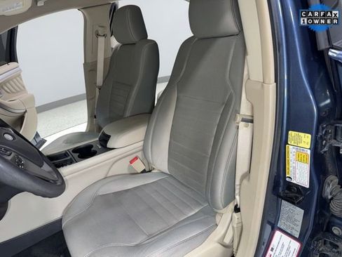 Used 2018 Ford Taurus SE image 12