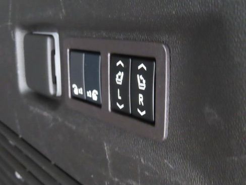 Used 2024 GMC Yukon XL Denali w/ Advanced Technology Package AWD/4WD image 33