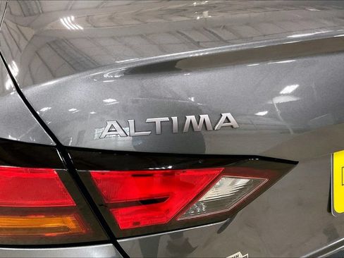 Used 2025 Nissan Altima 2.5 SR AWD/4WD image 8
