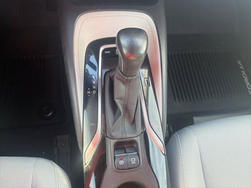 Used 2021 Toyota Corolla SE image 18