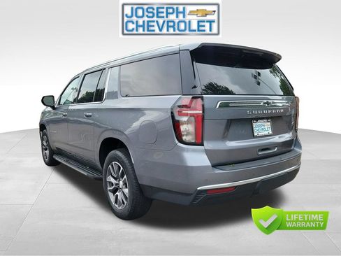Used 2022 Chevrolet Suburban LS w/ Driver Alert Package AWD/4WD image 3