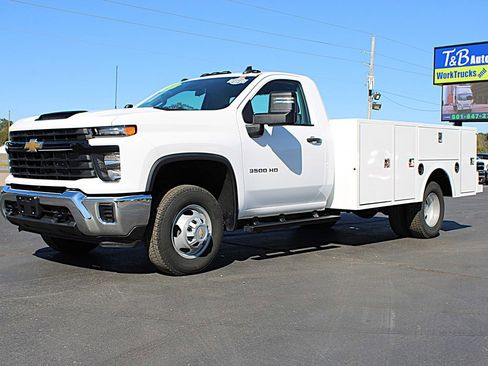 Used 2024 Chevrolet Silverado 3500 W/T w/ Snow Plow Prep Package AWD/4WD image 2