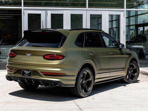 Used 2024 Bentley Bentayga image 11