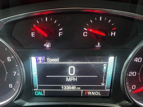 Used 2018 GMC Acadia SLT AWD/4WD image 9