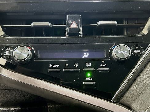 Used 2023 Toyota Camry XSE image 12