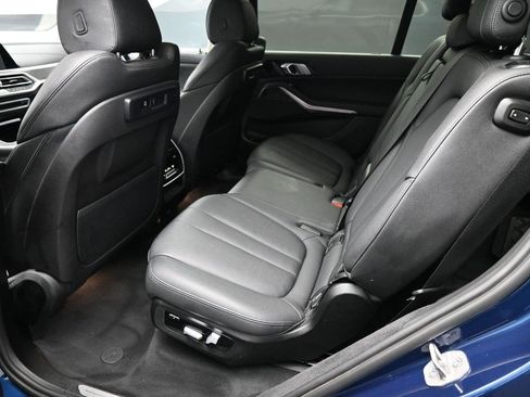 Used 2022 BMW X7 xDrive40i w/ Parking Assistance Package AWD/4WD image 18