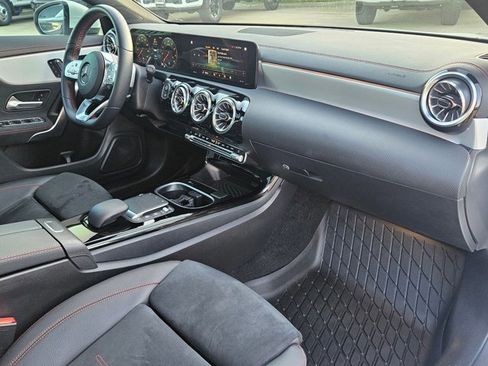 Used 2023 Mercedes-Benz CLA 250 image 22