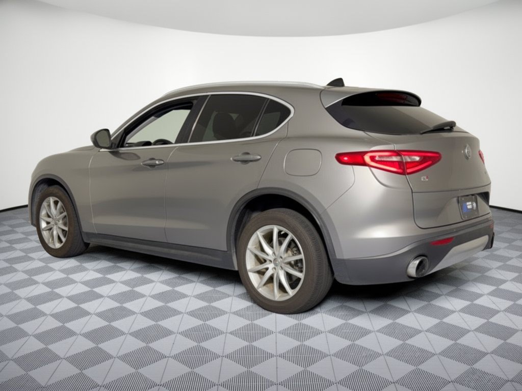 Used 2018 Alfa Romeo Stelvio Ti AWD/4WD image 3
