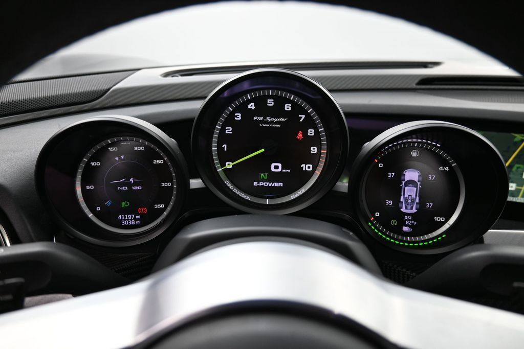 Used 2015 Porsche 918 Spyder AWD/4WD image 8