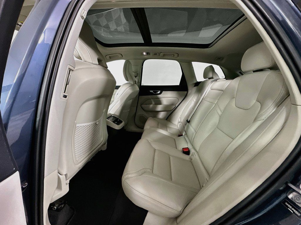 Used 2021 Volvo XC60 T5 Inscription w/ Protection Package Premier FWD image 17
