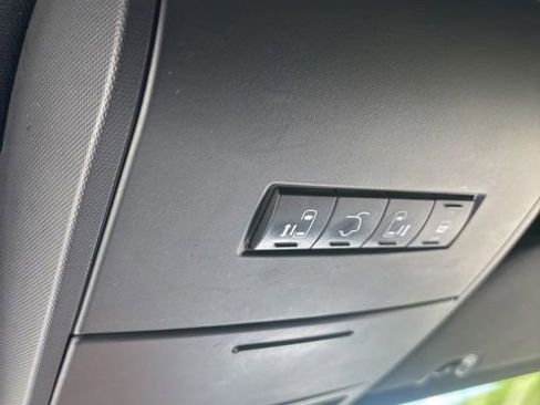 Used 2018 Dodge Grand Caravan SXT FWD image 28