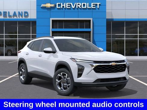 New 2026 Chevrolet Trax LT w/ Driver Confidence Package image 8