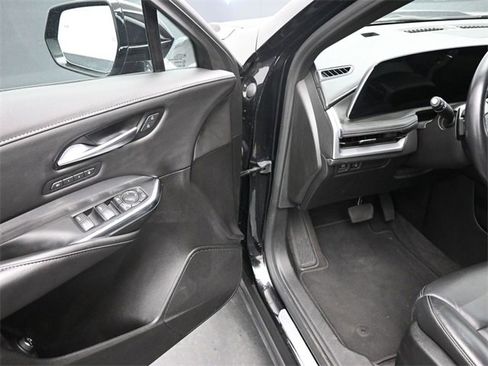 Used 2024 Cadillac XT4 Premium Luxury image 13
