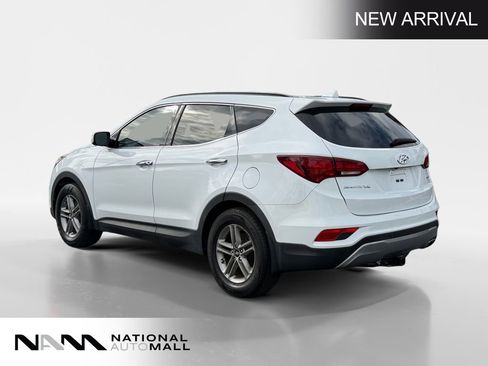 Used 2020 Hyundai Santa Fe SE w/ Cargo Package FWD image 3