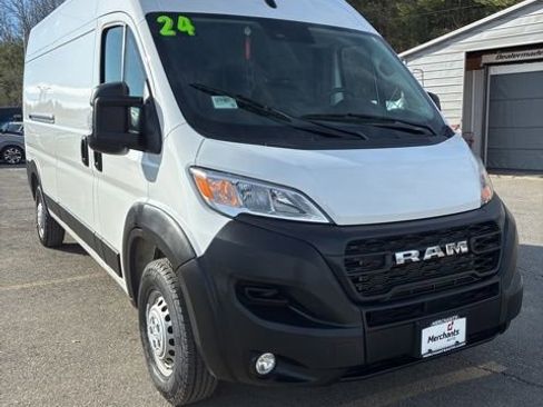 Used 2024 RAM ProMaster 2500 w/ Convenience Group image 1