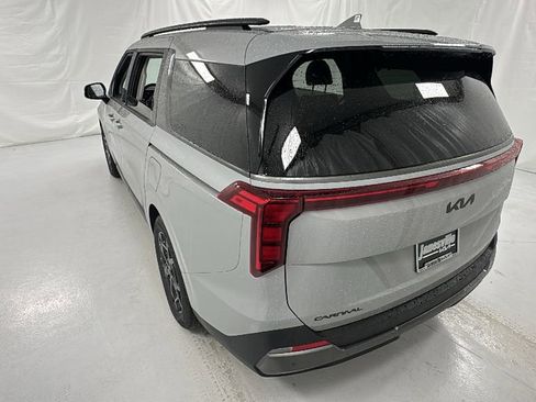 New 2026 Kia Carnival SX w/ SX Dark Edition Package FWD image 5