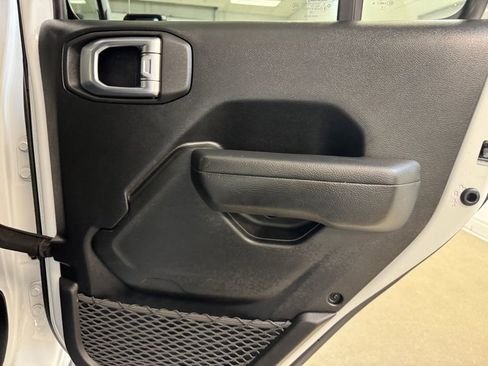 Used 2022 Jeep Wrangler Unlimited Willys image 25