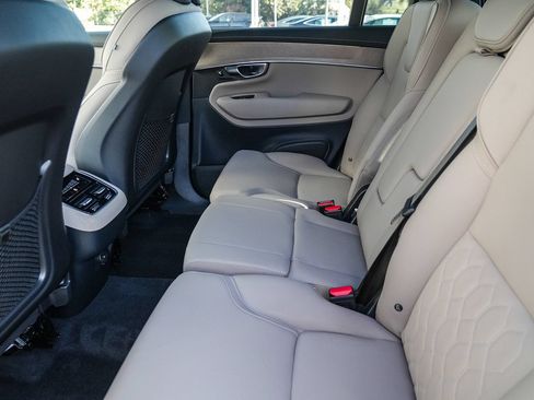 Used 2026 Volvo XC90 B6 Plus w/ Protection Package Premier AWD/4WD image 21