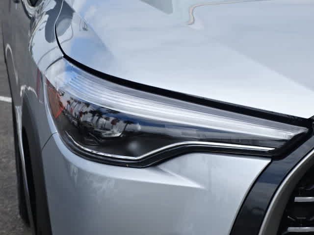 Certified 2023 Toyota Corolla Cross XLE w/ Convenience Package FWD image 5