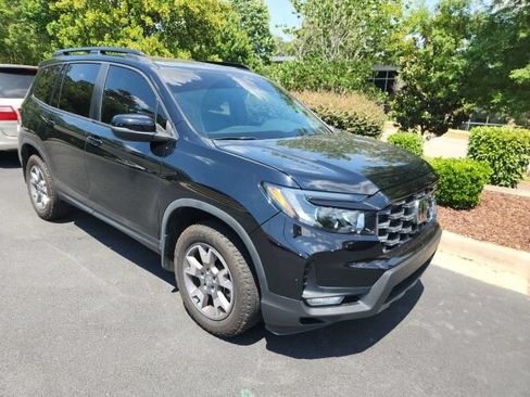 Used 2023 Honda Passport TrailSport image 6