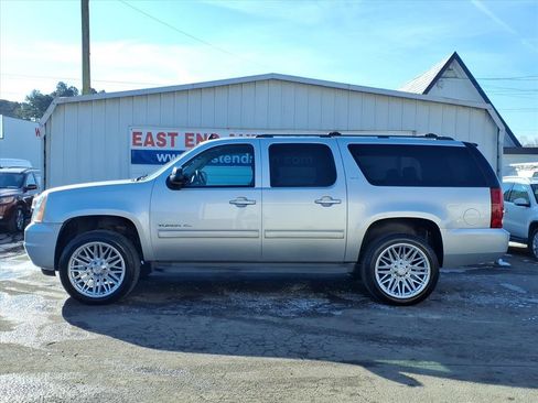 Used 2013 GMC Yukon XL SLT image 2