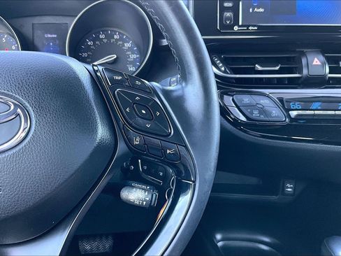 Used 2018 Toyota C-HR XLE FWD image 20