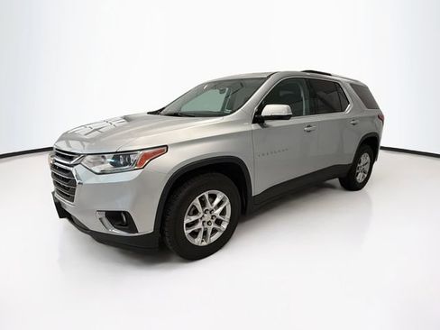 Used 2018 Chevrolet Traverse LT image 3