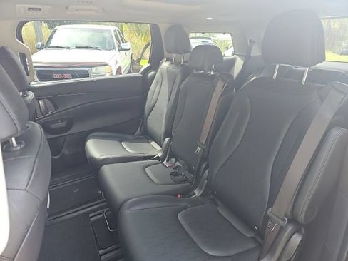 Used 2025 Kia Carnival SX w/ SX Dark Edition Package FWD image 16