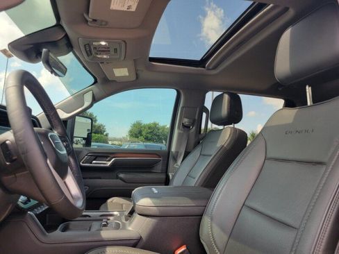 Used 2024 GMC Sierra 2500 Denali w/ Denali Reserve Package AWD/4WD image 13