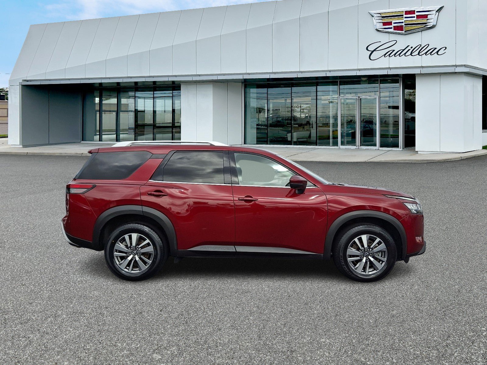 Used 2023 Nissan Pathfinder SL w/ Cargo Package AWD/4WD image 7