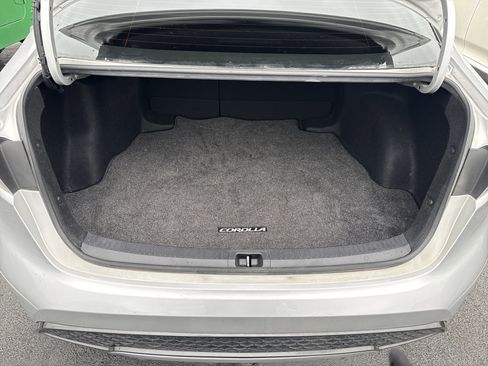 Used 2021 Toyota Corolla SE w/ SE Premium Package image 31