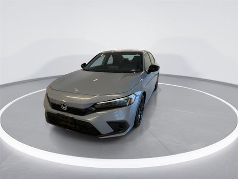 Used 2023 Honda Civic Sport image 2