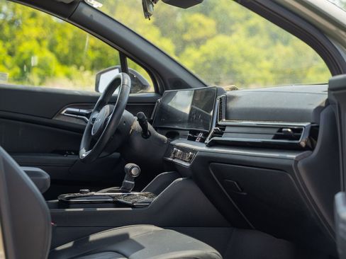 Used 2025 Kia Sportage X-Line image 13