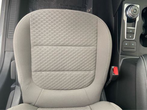 Used 2022 Ford Escape SE image 38