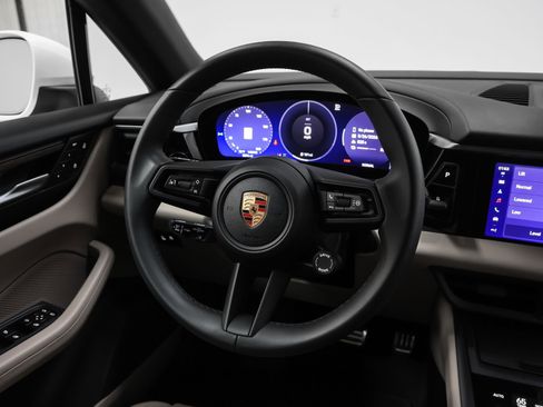Certified 2025 Porsche Macan 4 Electric AWD/4WD image 33