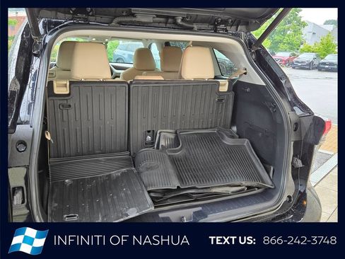Used 2020 Toyota Highlander XLE AWD/4WD image 22
