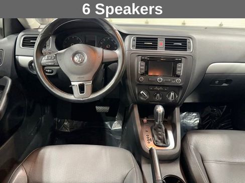 Used 2011 Volkswagen Jetta SEL FWD image 16
