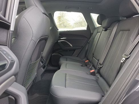 Certified 2025 Audi Q5 Prestige image 10