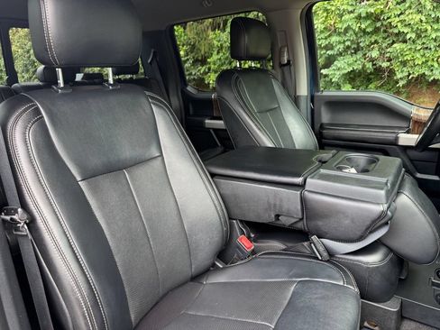 Used 2019 Ford F150 Lariat w/ Trailer Tow Package AWD/4WD image 29