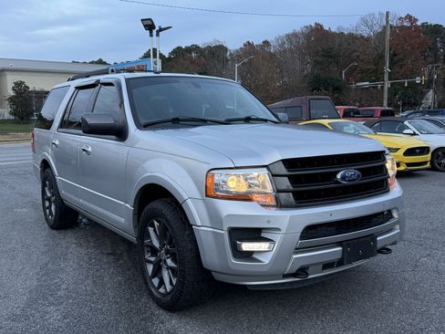 Used 2017 Ford Expedition Limited w/ Equipment Group 301A image 5