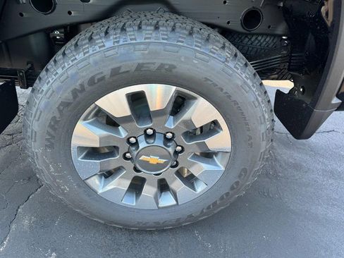 New 2026 Chevrolet Silverado 2500 Custom w/ Custom Value Package AWD/4WD image 6