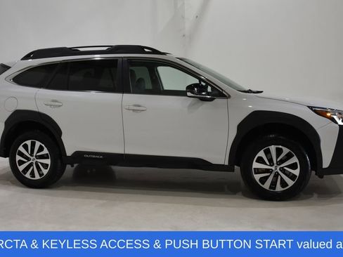 Used 2025 Subaru Outback Premium image 3