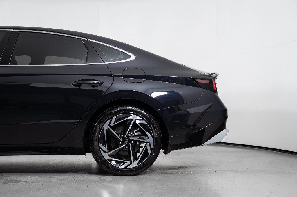 New 2026 Hyundai Sonata SEL FWD image 13