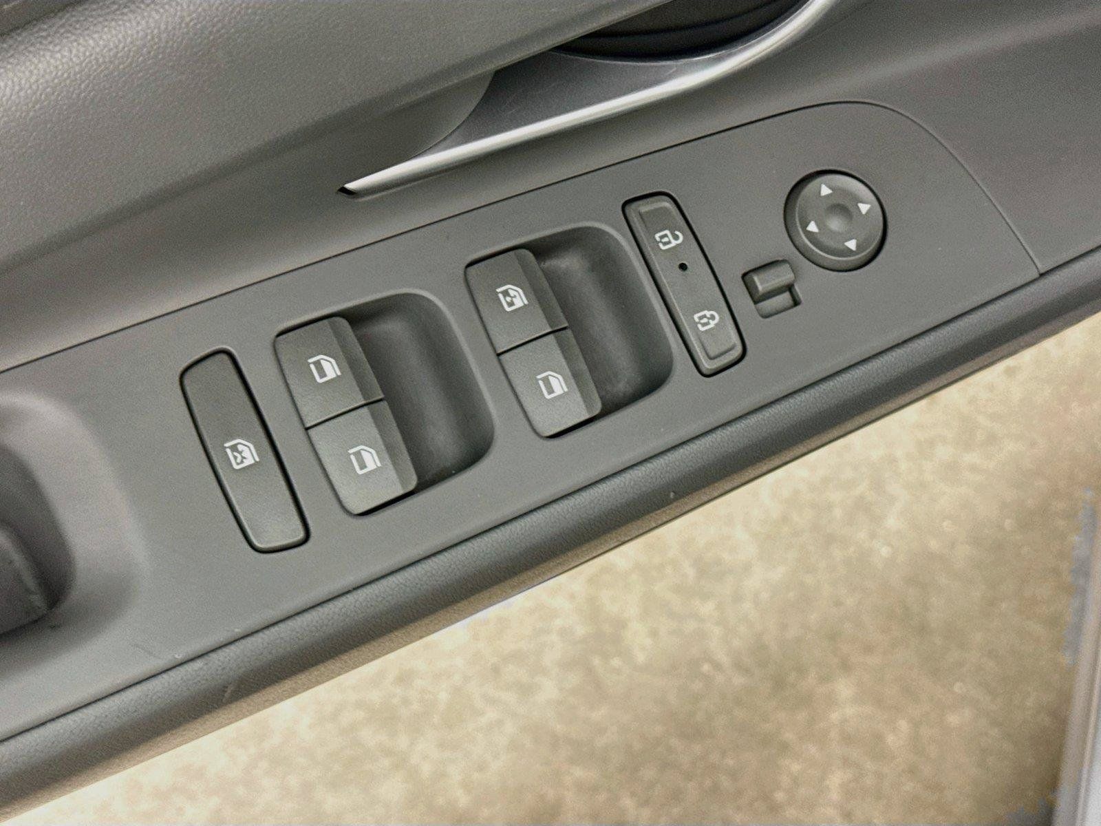 Used 2024 Hyundai Elantra SEL FWD image 20